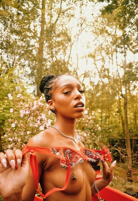 Briabackwoods adult model gallery