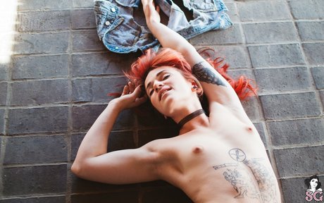 Frenia model nudes photos