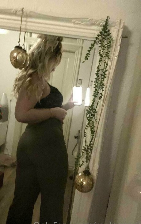 realnanna model nudes pic