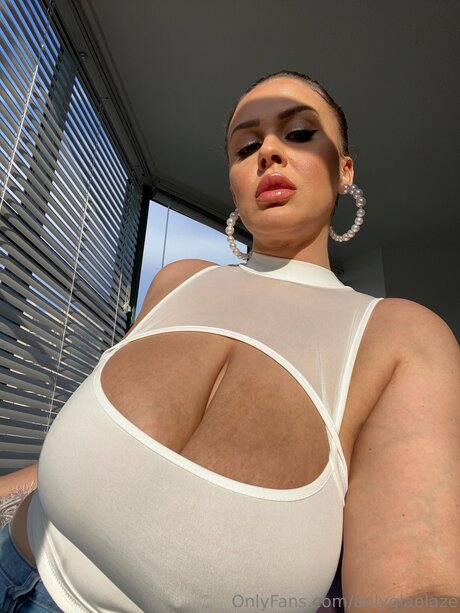 onlygiablaze model exclusive galleries