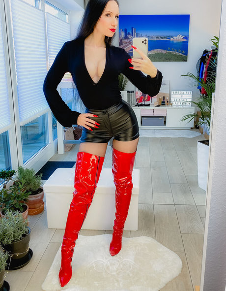 Vanessa Pur star perfect gallery