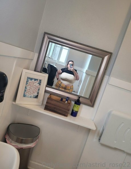 astrid rose22 perfect model photo