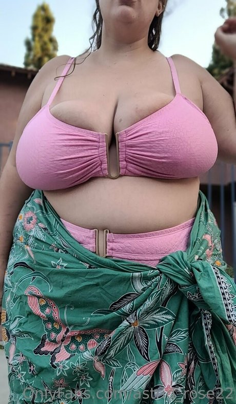 astrid rose22 top star photo