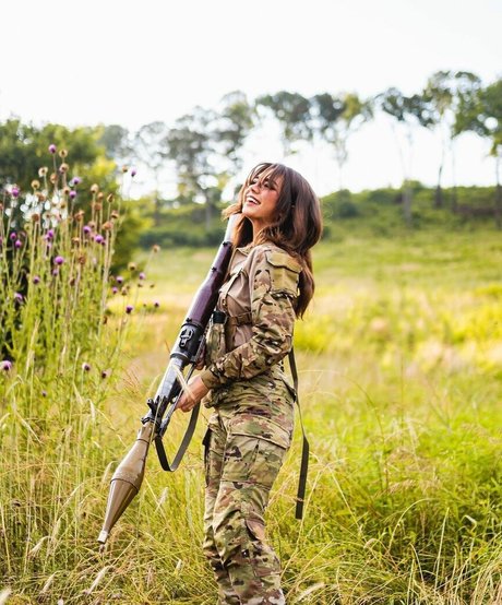 Lunchbaglujan star erotic image