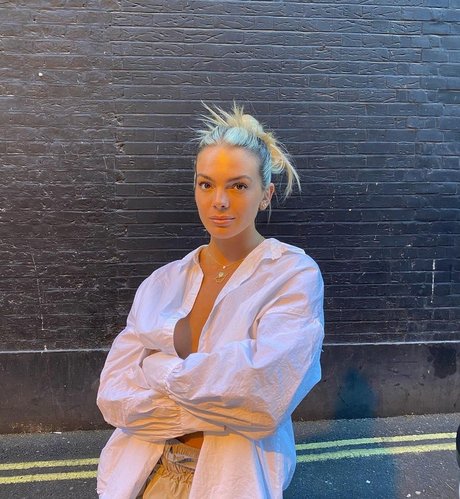 Louisa Johnson exclusive star picture