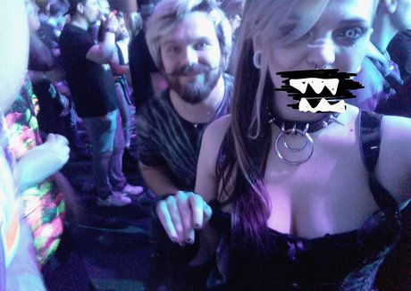 Kiwo pornstar exclusive image