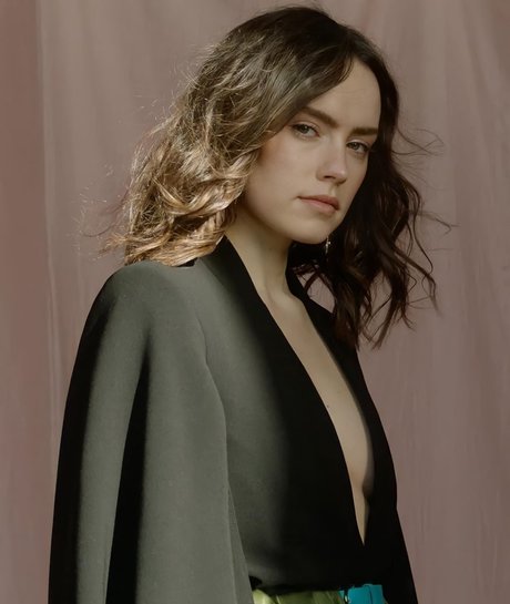 Daisy Ridley hd actress galleries