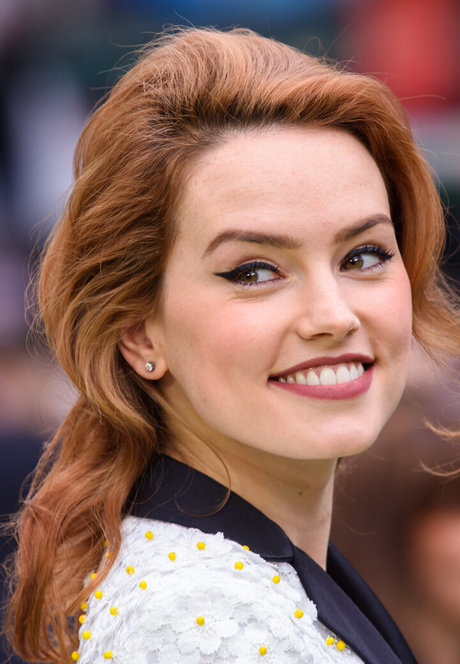 Daisy Ridley model pictures