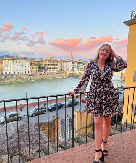 Adventures And Naps model naked photo