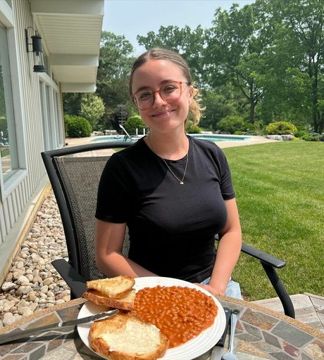 Adventures And Naps pretty actress pics