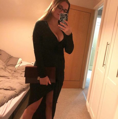 Adventures And Naps model nude pictures