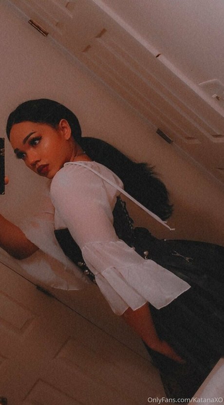 katanaxo perfect model photos