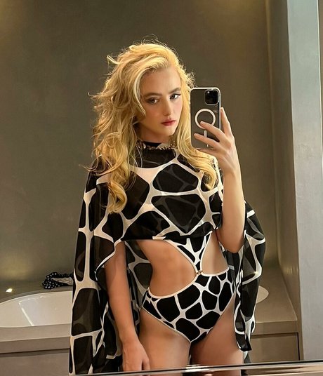 Kathrynton nude model picture