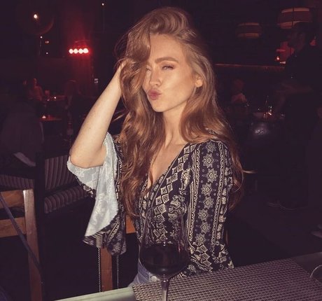 Holly Hicks erotic star pics