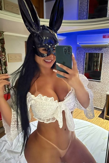 Nicoli Blanco star top pics