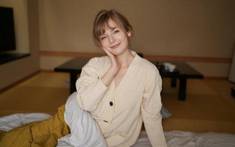 Ella Freya pretty model pic