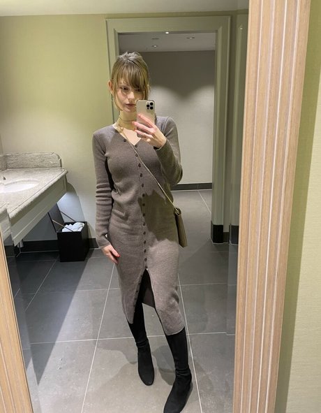 Ella Freya hot star image