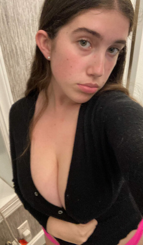 itsmollyyyrose again hot pornstar pics