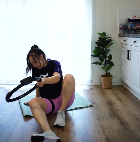 Bubblicorn model pornographic images