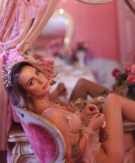 Julia Rommelt beautiful star img