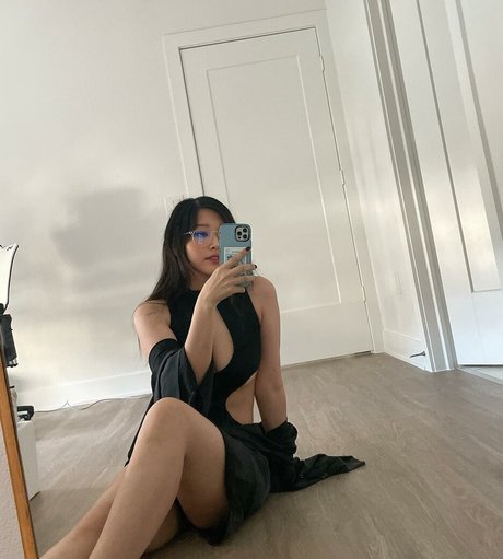 Aikuros nude actress pictures