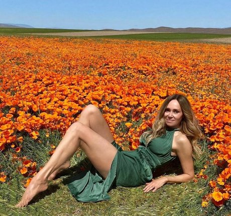 Vanessa Angel star pornographic picture