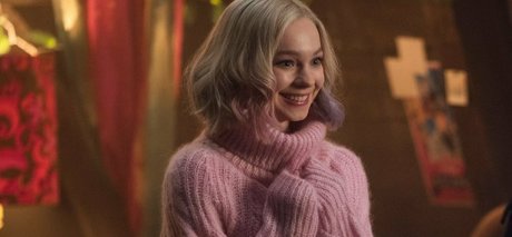 Emma Myers star erotic photo