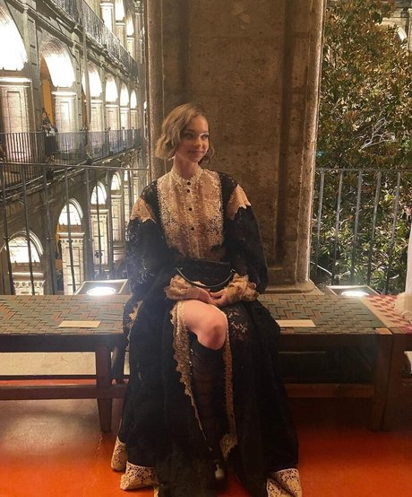 Emma Myers pretty actress photo