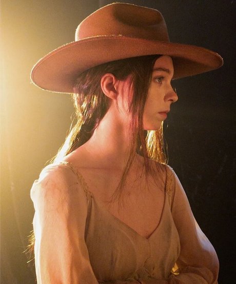 Emma Myers star exclusive pics