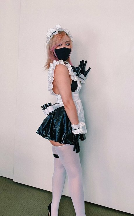 Eevieenvy hot model pic