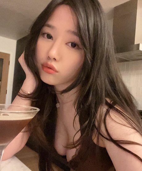 Ploo pornstar exclusive images