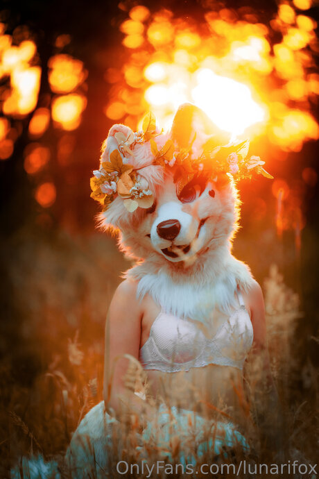 Lunarifox model perfect photo