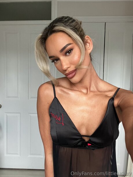 Littlelucyyy adult model archive