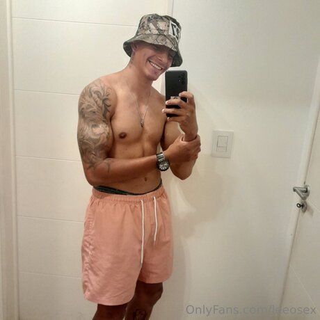 Leeosex art star photos