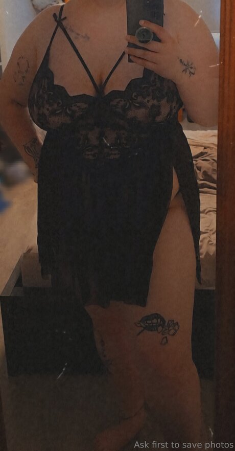 Kitten Lunae Lumen sex star image