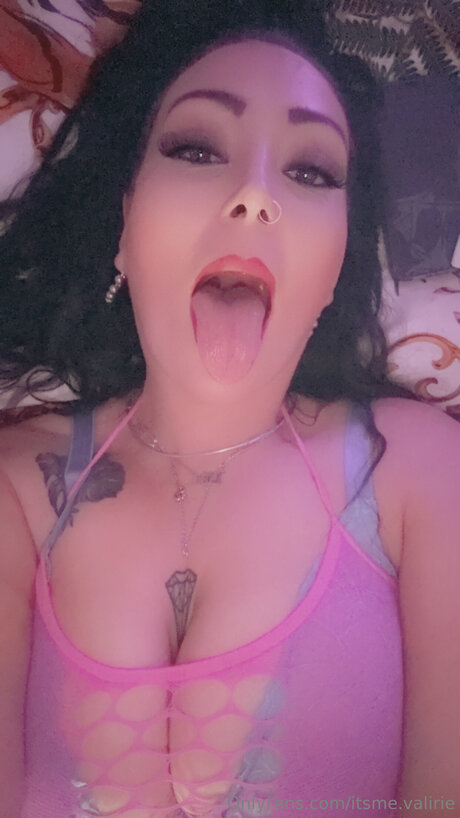 Itsme Valirie art model image