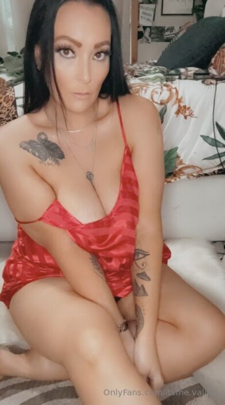 Itsme Valirie model sexy img