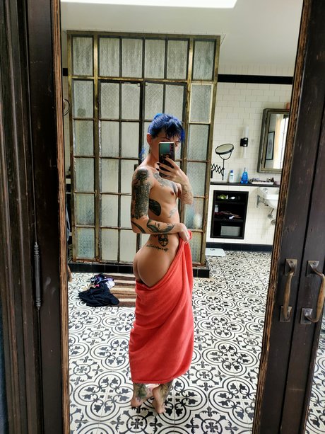 Discordia Suicide pornstar sex image