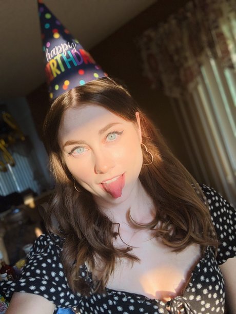 Mareesly best model picture