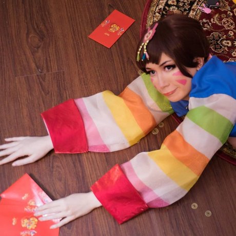 Usatame naked actress photo