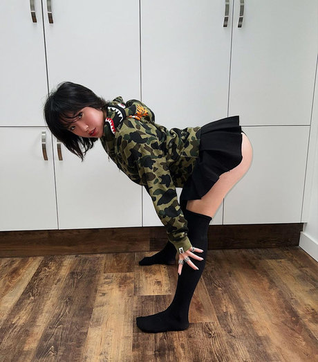 Bapebaee nudes model img