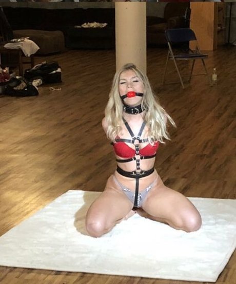 Taylor Kamphorst nude model images