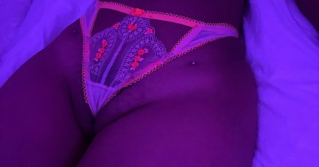 Valerie Ann TV nude model pics