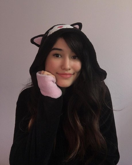 Lia SEXT ME pornstar beautiful gallery