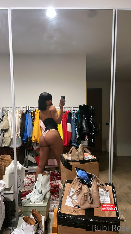 Rubi Rose model art gallery