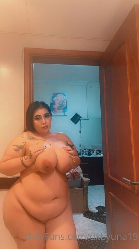 Dxbyuna19 erotic model photo