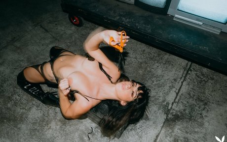 Reed Suicide pretty star pic