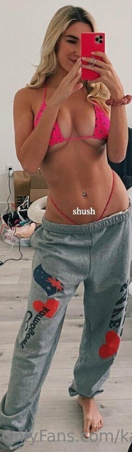 Kayla Simmons art model photo