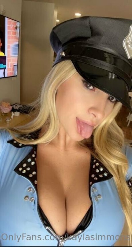 Kayla Simmons hd model photo