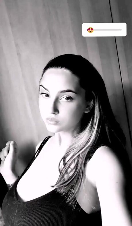 Eva Batista hd actress galleries